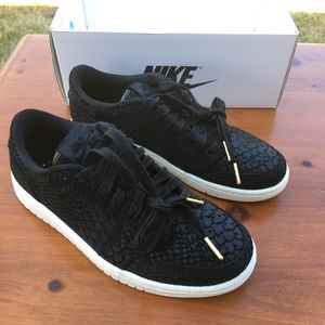 jordan 1 low black python